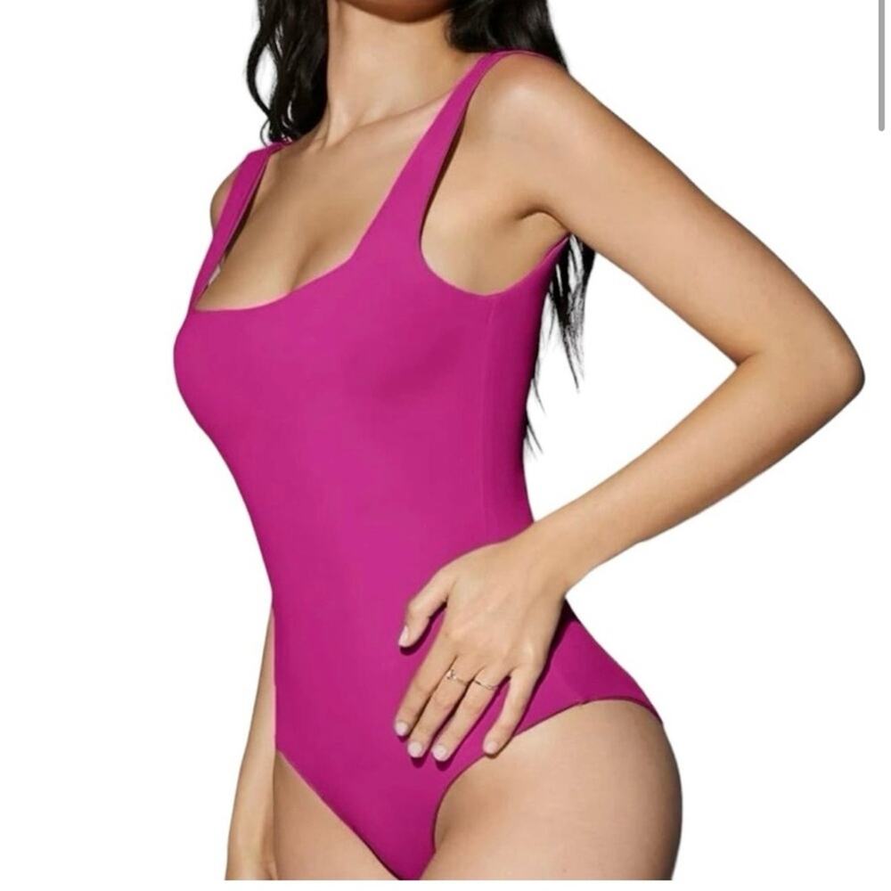 Naked Wardrobe Sculpted Seamless Tank Thong Bodysuit‎ Raspberry Pink Size XS NEW